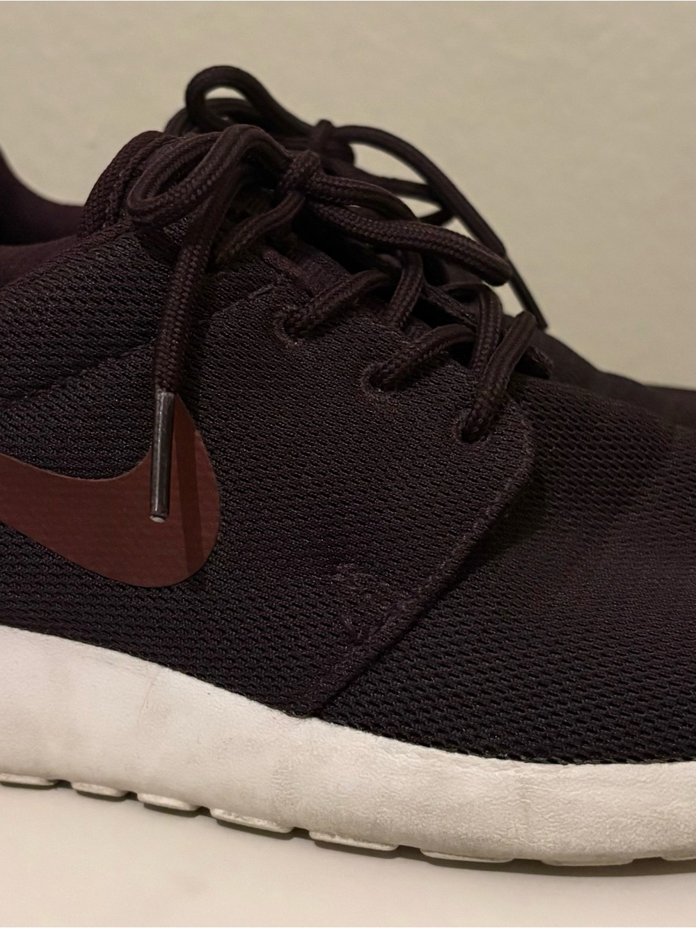 Nike Roshe One Women’s Port Wine/Mahogany Lace-Up Sneakers